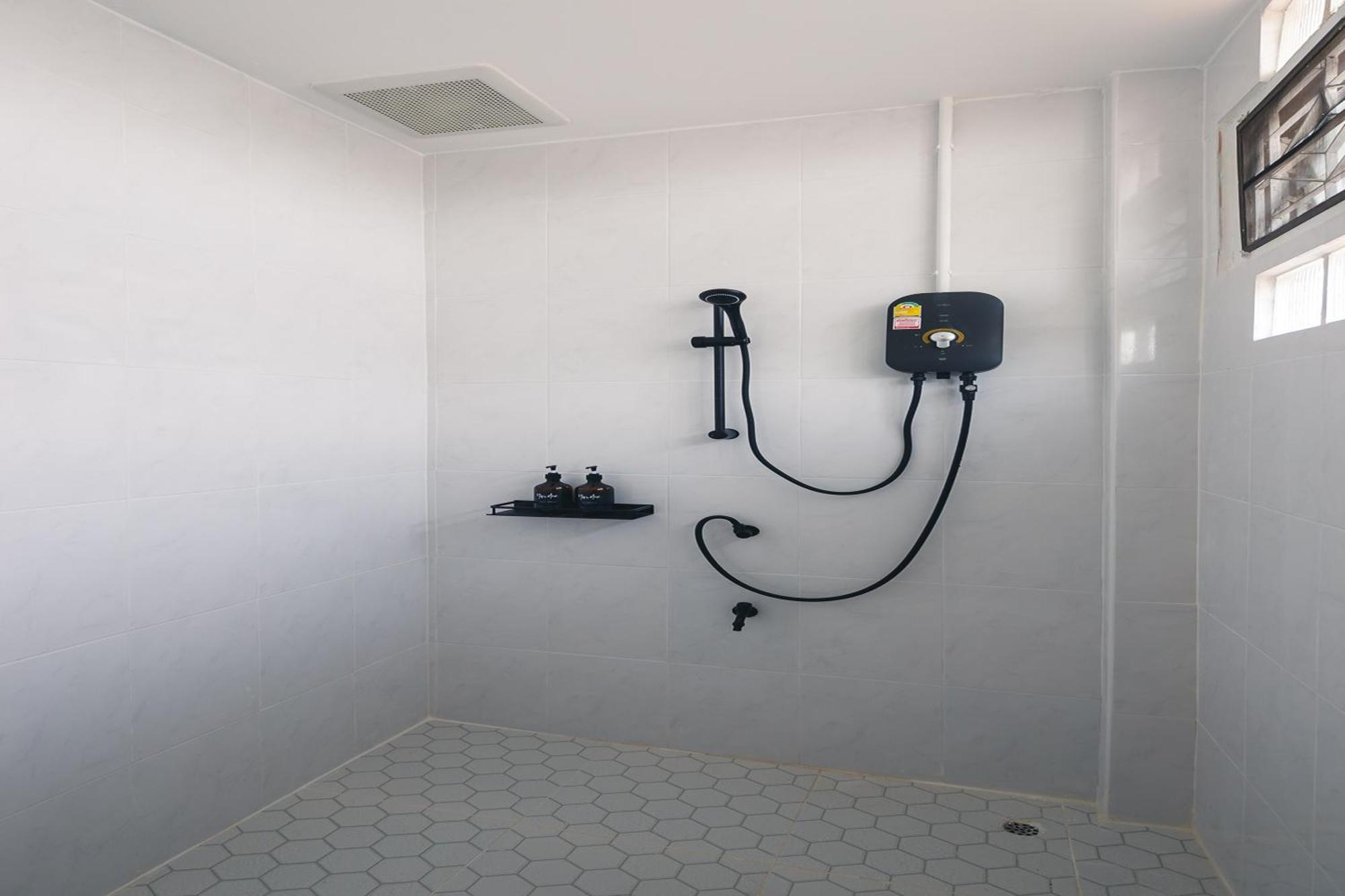 Yindee Travellers Lodge Nan Luaran gambar